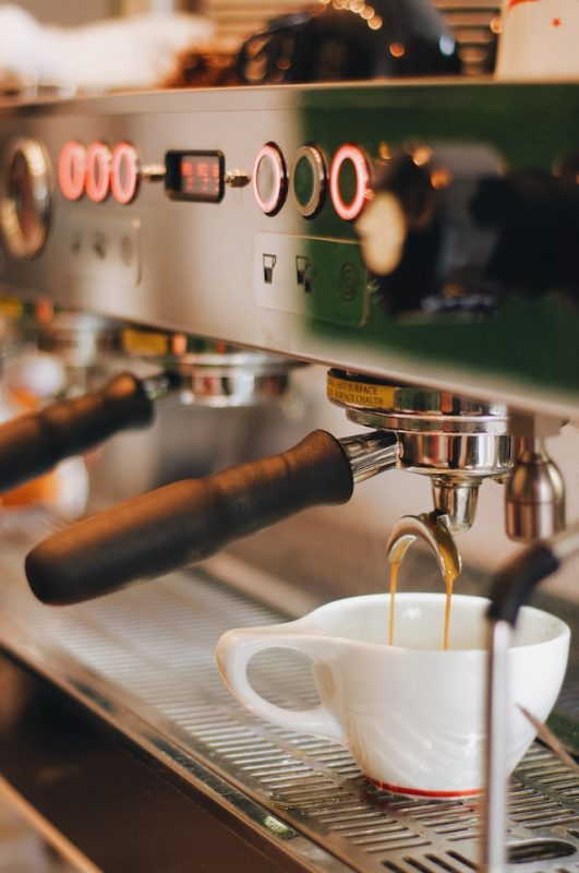 caffè con la macchina espresso